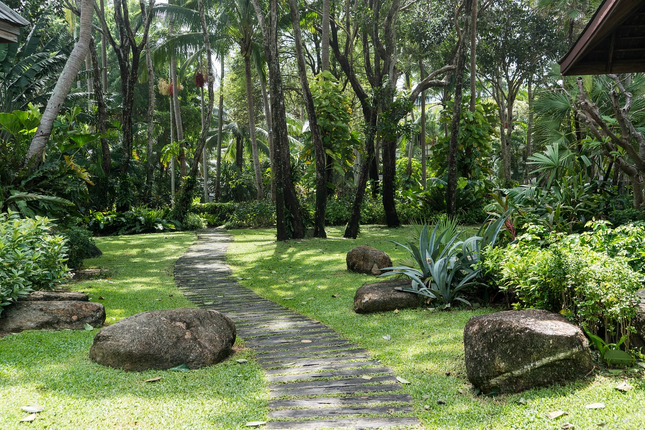 大型室外绿植盆栽架的设计与运用