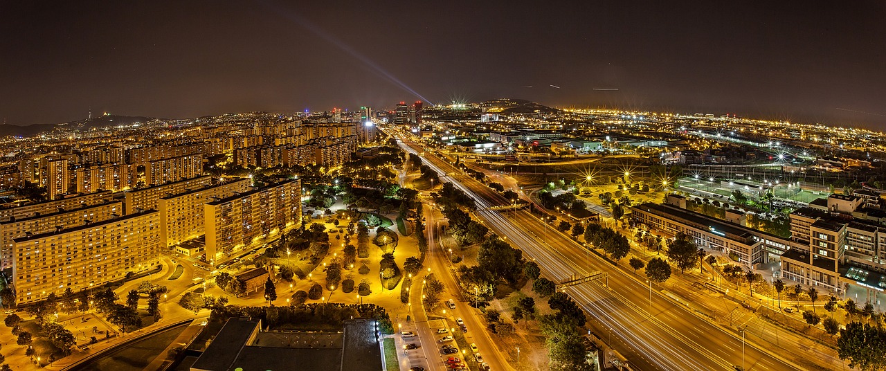 北京奥林匹克公园之夜，梦幻般的璀璨画卷